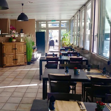 Inn Du Pont *